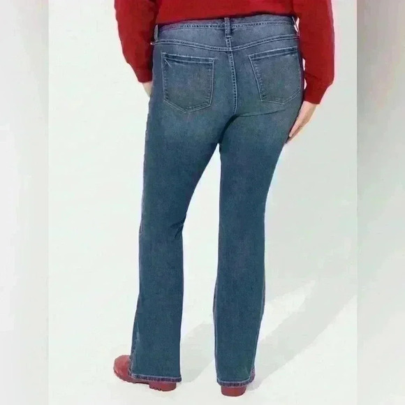 Torrid Luxe Slim Boot Super Stretch Mid-Rise Jean 16S - Picture 3 of 8